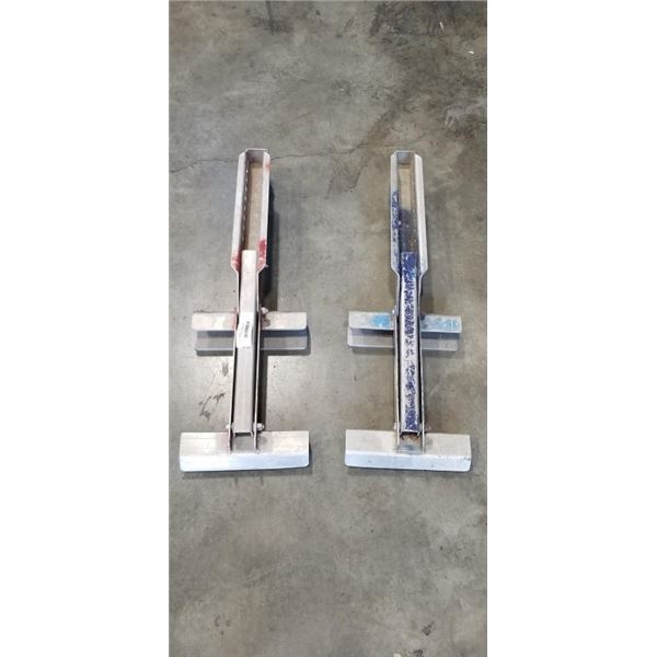 PAIR OF ALUMINUM LADDER JACKS