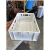 Image 4 : 7 WHITE STACKING BINS 16 X 24 X 7.5 INCH