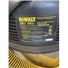 Image 4 : DEWALT STAINLESS 10 GALLON WET DRY SHOP-VAC WORKING WITH HOSE