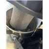 Image 5 : DEWALT STAINLESS 10 GALLON WET DRY SHOP-VAC WORKING WITH HOSE
