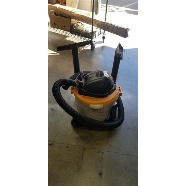 RIDGID 34 LITRE VACUUM CLEANER