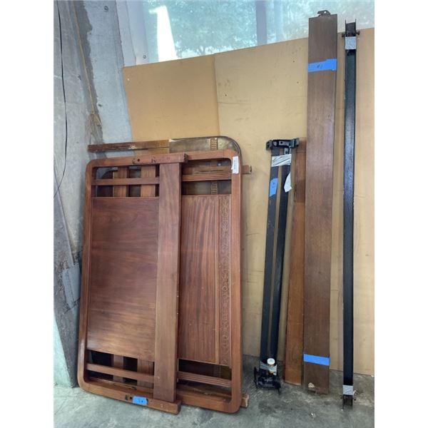 DOUBLE SIZE VINTAGE WOOD BEDFRAME