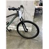 Image 3 : GREY DIAMONDBACK BIKE