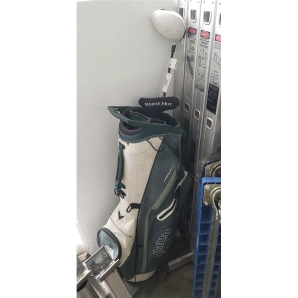 CALLOWAY GOLF BAG WITH A PUTTER & A DRIVER