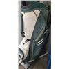 Image 2 : CALLOWAY GOLF BAG WITH A PUTTER & A DRIVER
