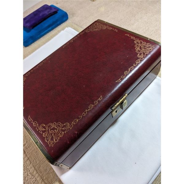 VINTAGE FARRINGTON LEATHER JEWELRY CASE W/ LOTS OF JEWELRY CONTENTS