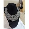Image 2 : VINTAGE HAND CRAFTED SILVER FILIGREE NECKLACE