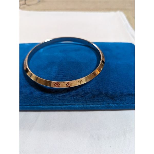 VINTAGE GOLD PLATED STAINLESS STEEL BANGLE