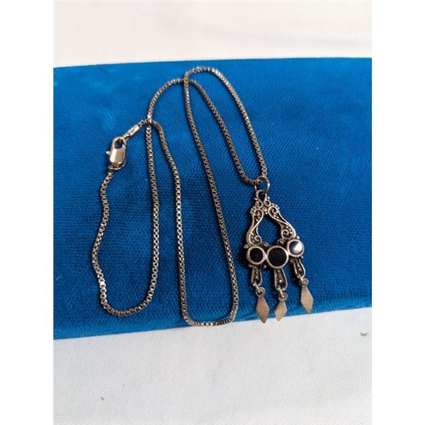 925 STERLING SILVER CHAIN NECKLACE W/ 3 BLACK CORAL STONES PENDANT