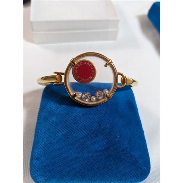 GOLD TONE MARK BY MARK JACOBS HINGED BANGLE, PRE-OWNED BUT LIKE NEW
