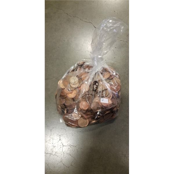 BAG OF OLD CANADIAN PENNIES AND USA COPPER PENNIES 1,310G