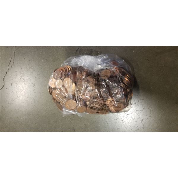 BAG OF OLD CANADIAN PENNIES AND USA COPPER PENNIES 1,300G