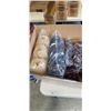 Image 3 : LONG BOX OF YARN
