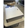 Image 5 : COMPUTER W/ ACCESSORIES - KAYBOUSE, MOUSE, MONITOR ORGANIZER