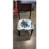 Image 3 : GLASS TOP DINETTE TABLE AND 4 SOLID WOOD CHAIRS