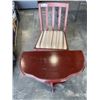 Image 1 : VINTAGE D TABLE AND SIDE CHAIR
