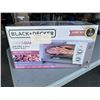 Image 1 : BLACK & DECKER 4-SLICE AIR FRY TOASTER OVEN - TESTED WORKING, RETAIL $179