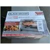 Image 3 : BLACK & DECKER 4-SLICE AIR FRY TOASTER OVEN - TESTED WORKING, RETAIL $179