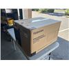 Image 2 : TOSHIBA 1.2 CU FT COUNTERTOP MICROWAVE - TESTED WORKING, RETAIL $179
