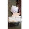 Image 1 : 2 DUVETS, ONE QUEENSIZE, ONE TWIN AND A QUEENSIZE FILLING QUILT