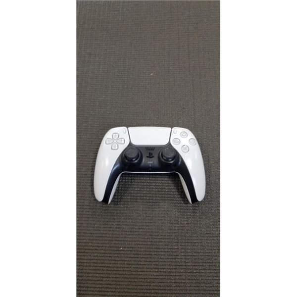 PS5 WHITE DUALSENSE WIRELESS CONTROLLER - TESTED WORKING, RETAIL $94