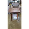 Image 1 : ANTIQUE OAK 2 TIER PARLOR TABLE