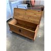 Image 4 : PINE COUNTRY STYLE COFFEE TABLE WITH STORAGE AND BLACK METAL HARDWARE