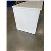 Image 4 : SOLID WOODEN WHITE STORAGE TRUNK