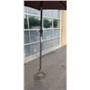Image 3 : PATIO UMBRELLA W/ BASE