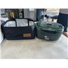 Image 2 : 2 ARMY GREEN FORABEST ELECTRIC LUNCH BOXES