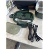 Image 4 : 2 ARMY GREEN FORABEST ELECTRIC LUNCH BOXES