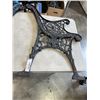 Image 3 : 2 CAST IRON BENCH ENDS