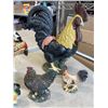 Image 2 : TRAY OF ROOSTER FIGURES