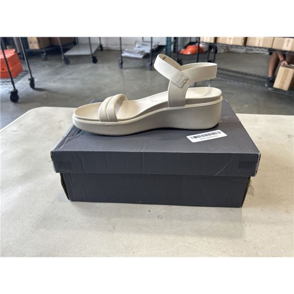 PAIR OF ECCO 9-9.5 US SIZE WHITE SANDLES