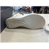 Image 4 : PAIR OF ECCO 9-9.5 US SIZE WHITE SANDLES