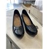Image 2 : CLARKS COLLECTION ROSALYN BELLE BLACK LEATHER SHOES