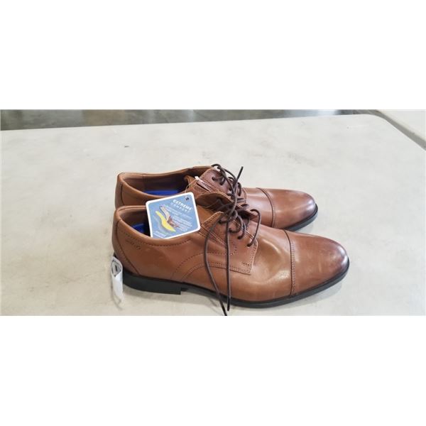 CLARKS MENS WHIDDON CAP DARK TAN LEATHER SHOES. SIZE 10 US