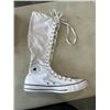 Image 3 : CONVERSE UNISEX WHITE CHUCK TAYLOR ALL STAR BOOTS. SIZE 9.5 MENS, 11.5 WOMANS