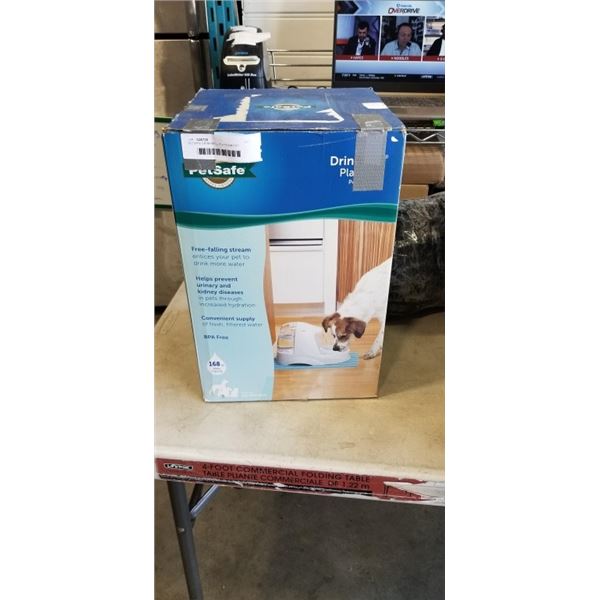 PETSAFE DRINKWELL PLATINUM PET FOUNTAIN. WORKING.
