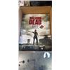 Image 2 : THE WALKING DEAD AMO POSTER COLLECTION AND 4 VINTAGE DOLLS