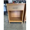 Image 2 : 2 NIGHTSTANDS WITH ONE DRAWER