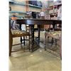 Image 2 : ANTIQUE DINING TABLE ON CASTERS W/ 4 CHAIRS AND LEAF