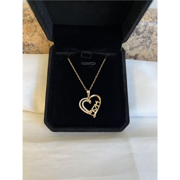 NEW 18K GOLD PLATED 25.0MM SIMULATED DIAMOND (CZ) MOM HEART NECKLACE 18" LONG