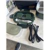 Image 4 : 2 ARMY GREEN FORABEST ELECTRIC LUNCH BOXES