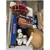 Image 4 : BOX OF HOUSEHOLD DECOR