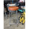Image 2 : 4 MCM BAR STOOLS