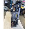 Image 3 : SHARK STRATOS CORDLESS STICK VACUUM WORKING WITH POWER SUPPLY