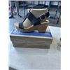 Image 1 : CLARKS COLLECTION GISELLE STYLE BLACK LEATHER LADIES SANDLE. SIZE 9 US