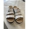 Image 2 : CLARKS COLLECTION LEISA CACTI SLIDE SANDLE, WHITE LEATHER LADIES SANDLE. SIZE 9.5 US