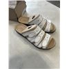 Image 3 : CLARKS COLLECTION WOMANS LEISA CACTI Q WHITE LEATHER SANDLES. SIZE 8 US